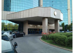 Mezzanine Business Center